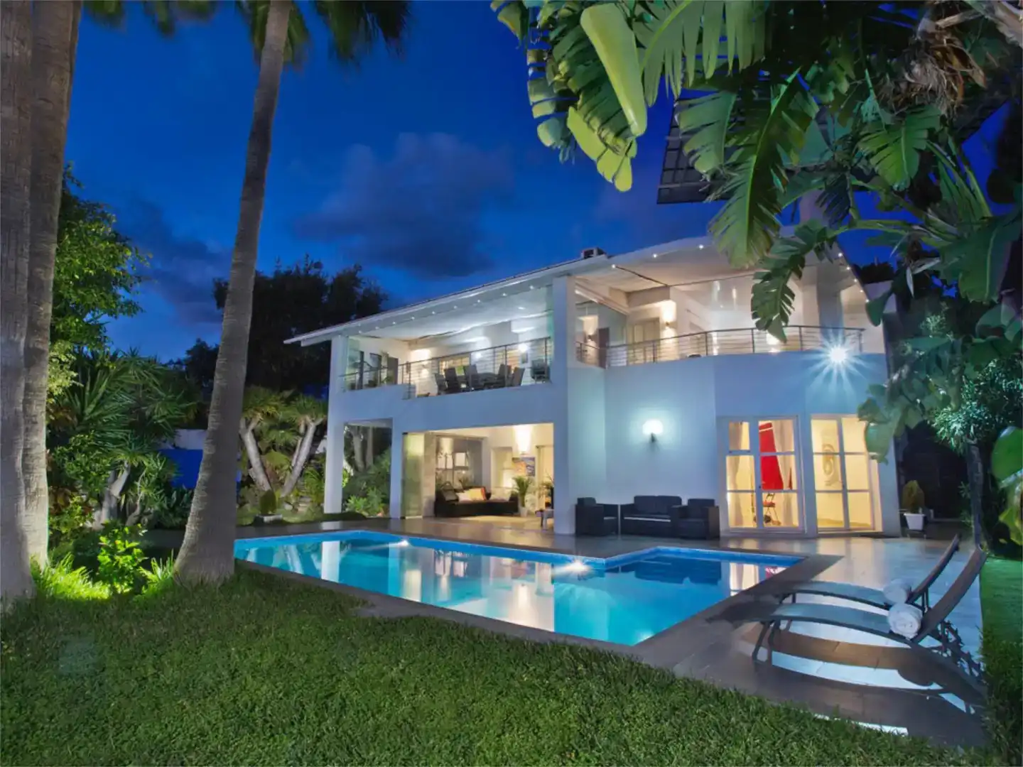 Piscina de Casa o chalet en venta en Marbella con Aire acondicionado, Jardín privado y Trastero