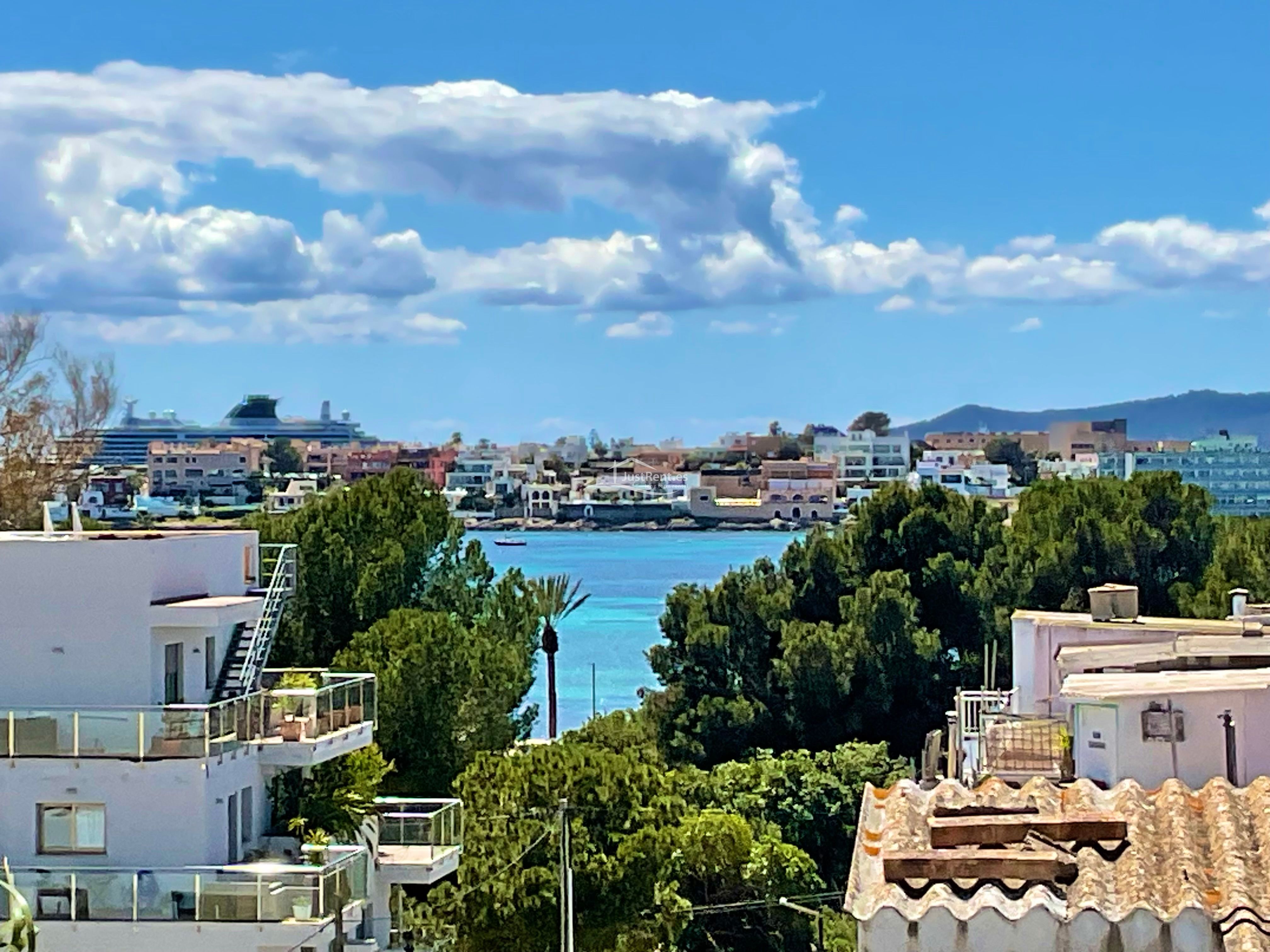 Vista exterior de Àtic de lloguer en Eivissa amb Aire condicionat, Terrassa i Balcó