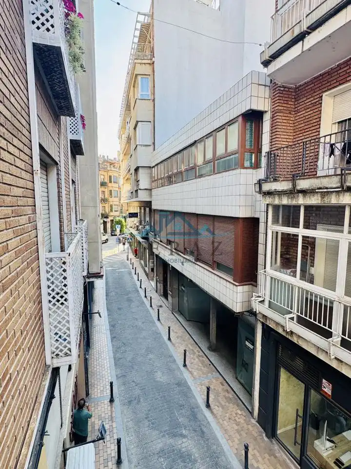 Außenansicht von Wohnung zum Verkauf in Talavera de la Reina mit Klimaanlage, Heizung und Balkon
