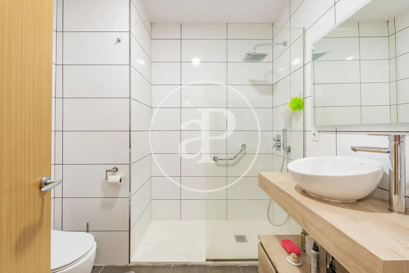 Bathroom of Flat for sale in Madrid  with Heating, Terrace and Storage room