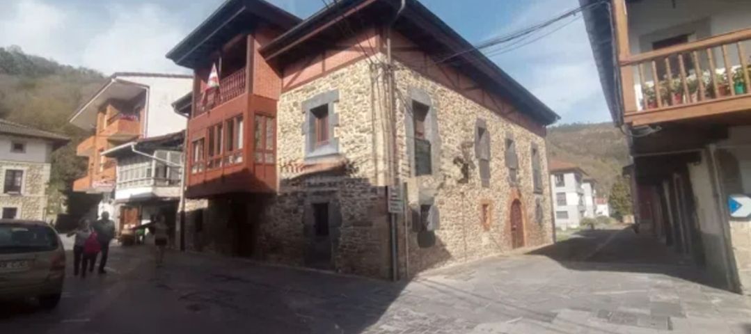 Vista exterior de Casa o xalet en venda en Lanestosa amb Calefacció, Traster i Moblat
