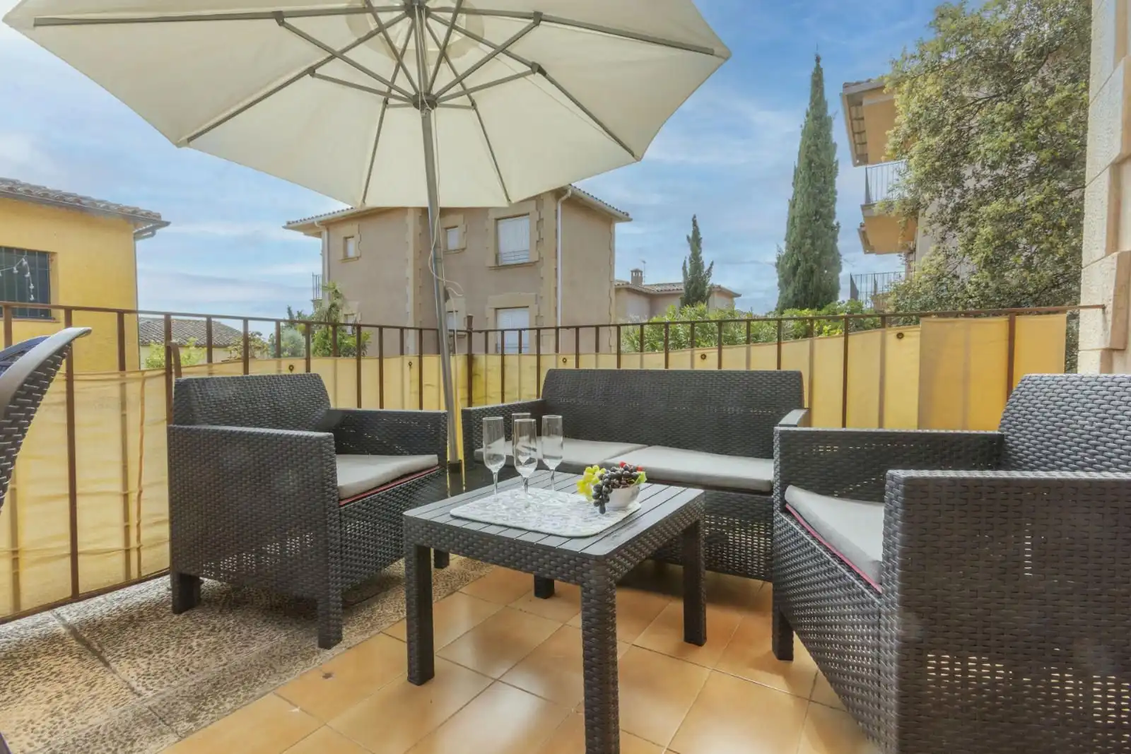 Terrasse von Einfamilien-Reihenhaus zum Verkauf in Palafrugell mit Heizung, Terrasse und Abstellraum