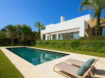 House with pool for sale in Estepona Pueblo