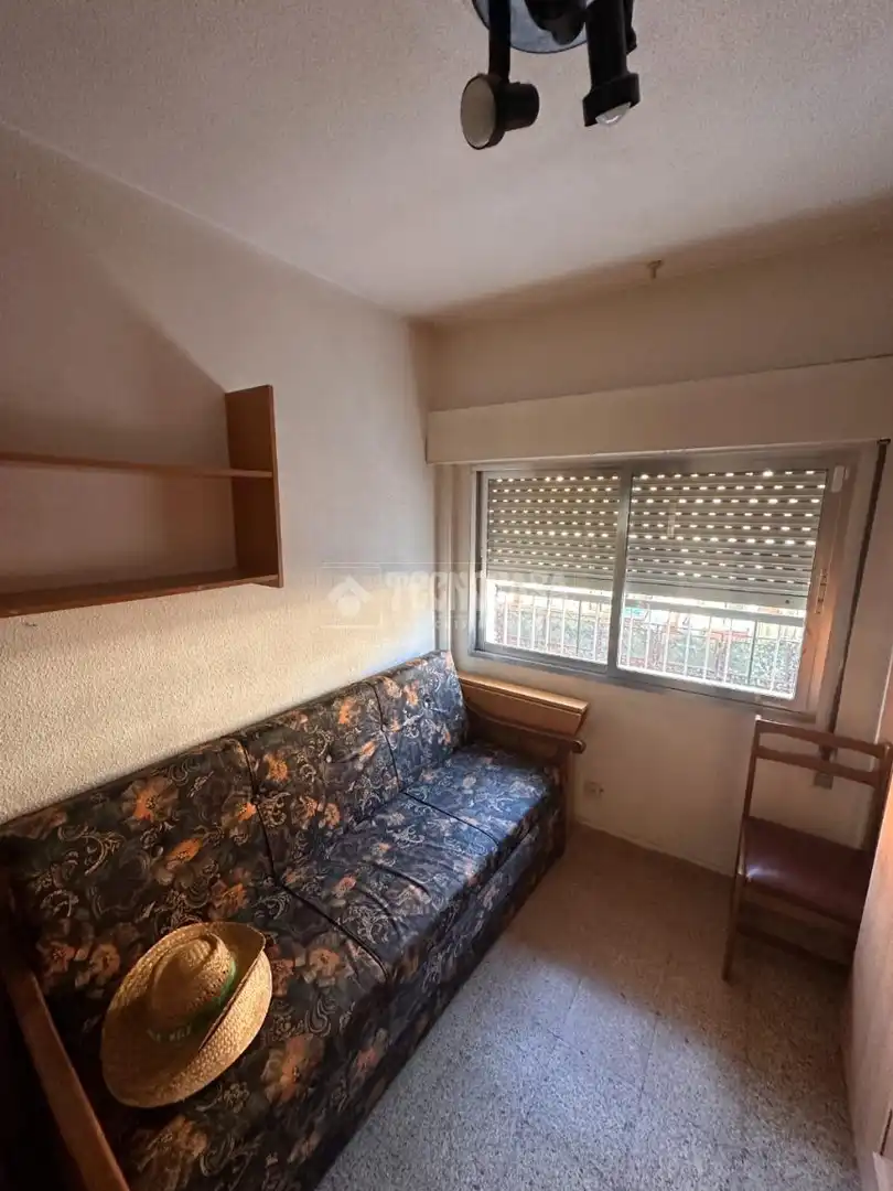 Habitación de Piso en venta en Madrid con Calefacción, Terraza y Balcón