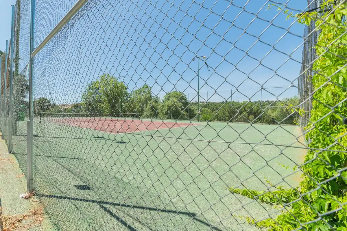 Jardín de Piso en venta en Galapagar con Calefacción, Terraza y Alarma