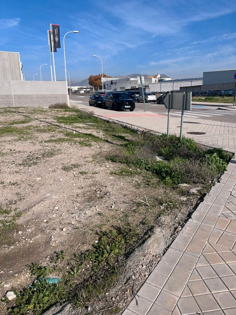 Terreny industrial en venda en  Granada Capital