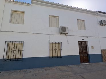 Casa amb balcó en venda a Alcaudete