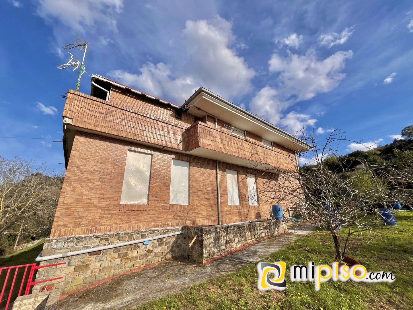 Vista exterior de Casa o xalet en venda en Laredo amb Calefacció i Moblat