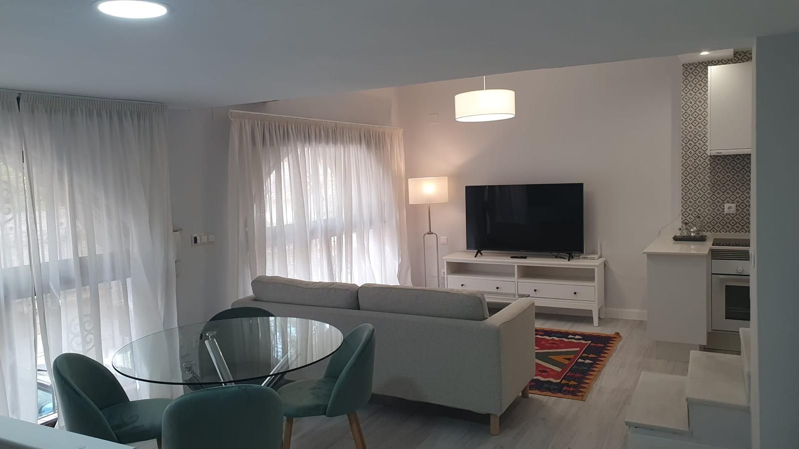 Sala d'estar de Dúplex en venda en Ronda amb Aire condicionat, Calefacció i Traster