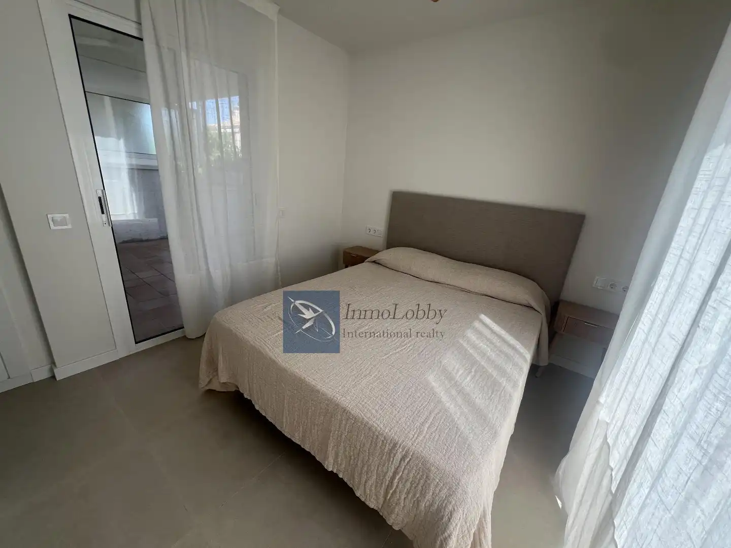 Dormitori de Apartament de lloguer en Castell d'Aro, Platja d'Aro i s'Agaró amb Aire condicionat, Terrassa i Piscina comunitària