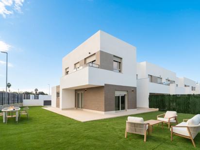 House or chalet for sale in   Avenida de la Salud, Bellavista