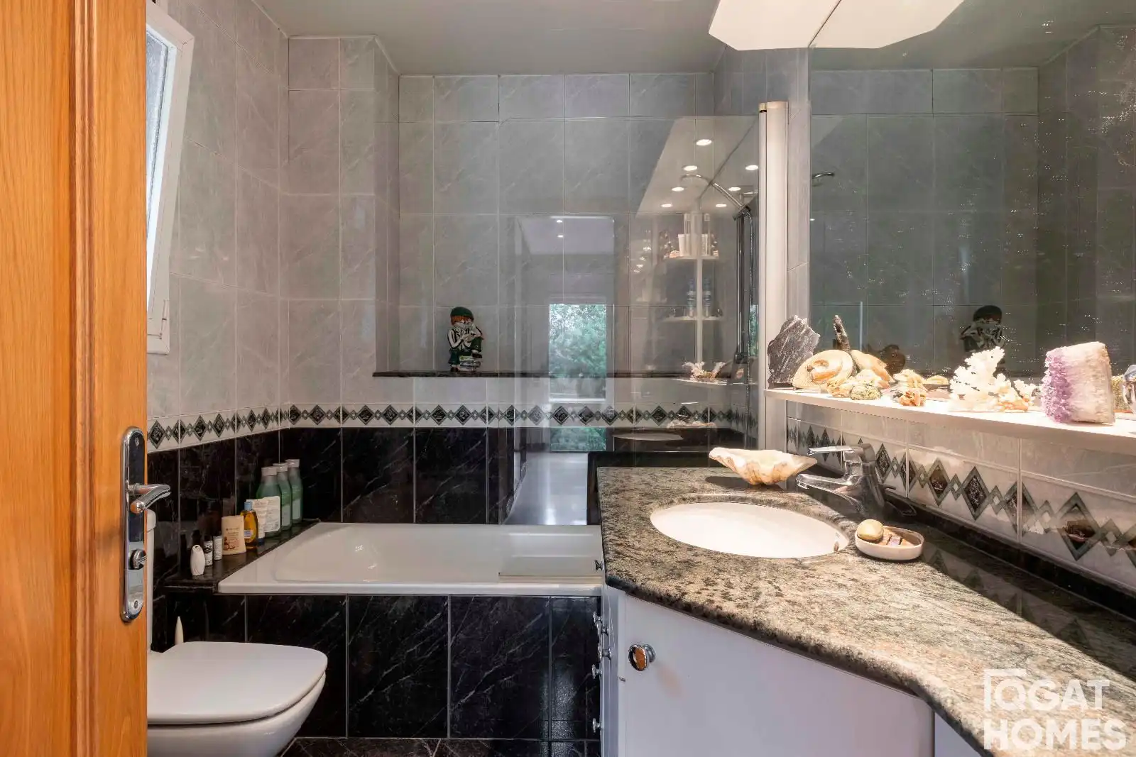 Bathroom of Houses for sale in Sant Cugat del Vallès  with Air Conditioner, Heating and Terrace