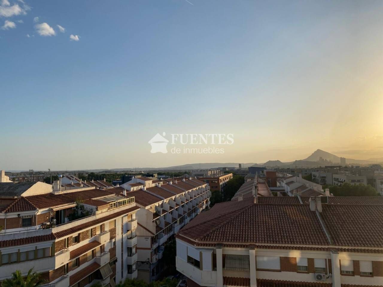 Vista exterior de Pis en venda en San Vicente del Raspeig / Sant Vicent del Raspeig amb Aire condicionat, Terrassa i Traster