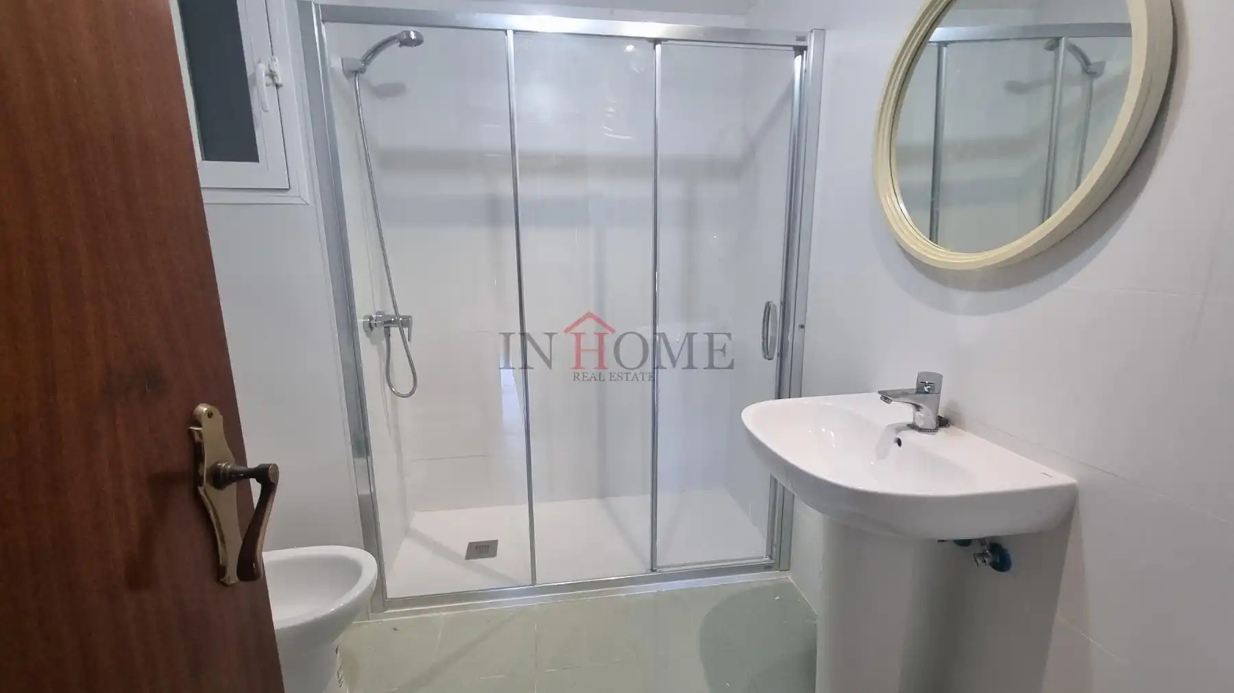 Baño de Apartamento en venta en Benidorm con Terraza y Piscina comunitaria