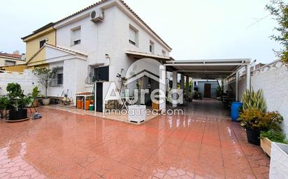 Exterior view of Single-family semi-detached for sale in San Vicente del Raspeig / Sant Vicent del Raspeig  with Balcony