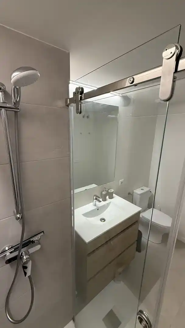 Bany de Pis de lloguer en Mataró amb Aire condicionat, Parquet i Piscina