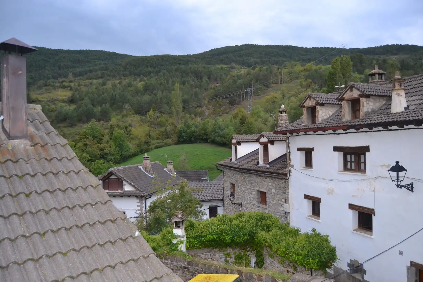 Vista exterior de Casa o chalet en venta en Borau con Calefacción, Parquet y Trastero