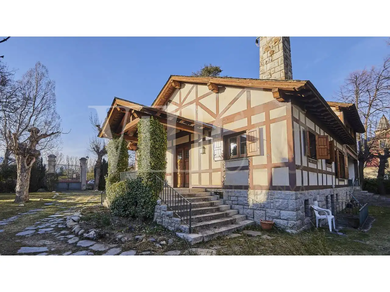 Exterior view of Houses for sale in Puigcerdà  with Heating, Private garden and Parquet flooring