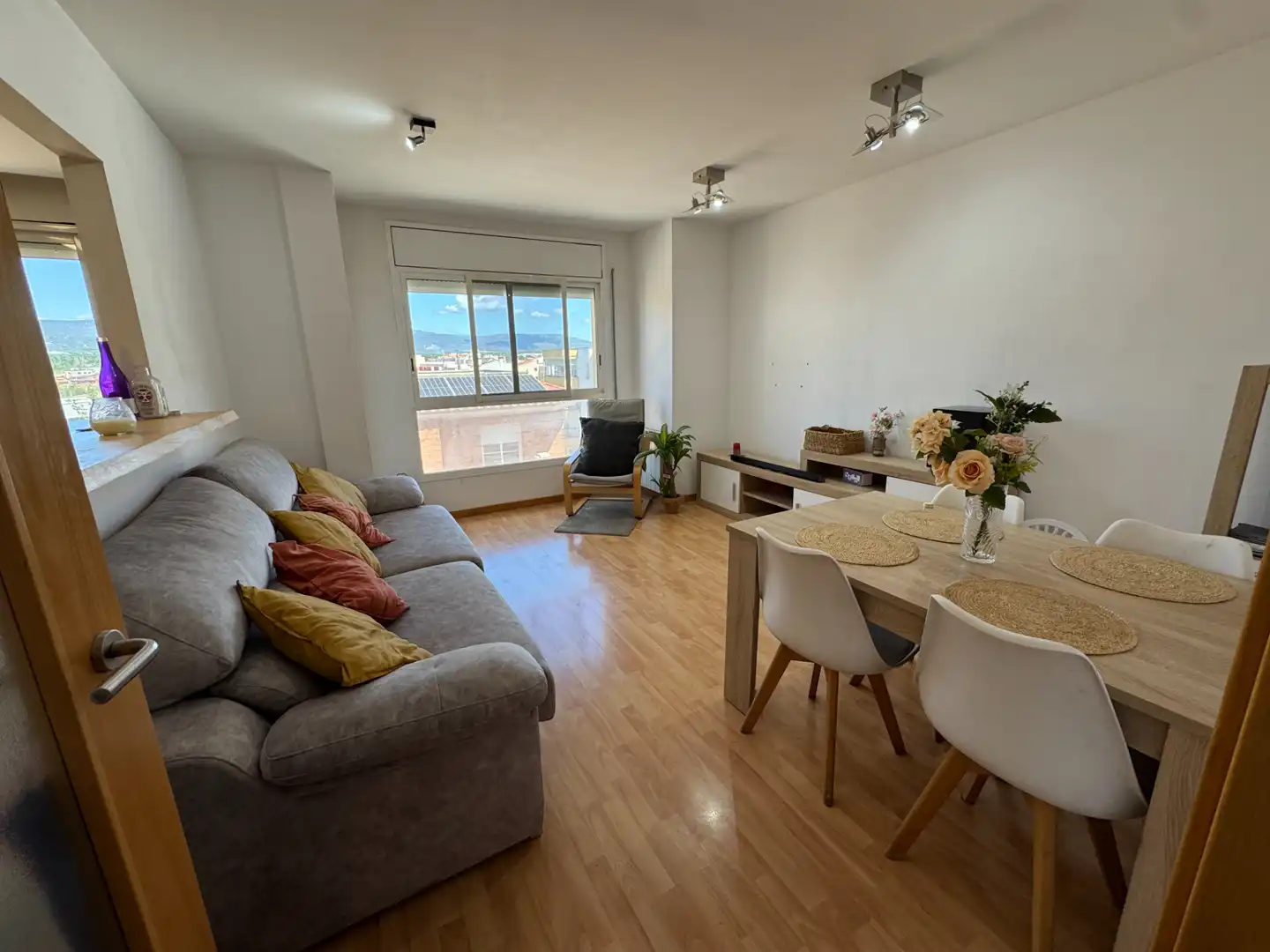 Sala de estar de Piso en venta en La Pobla de Mafumet con Calefacción, Parquet y Trastero