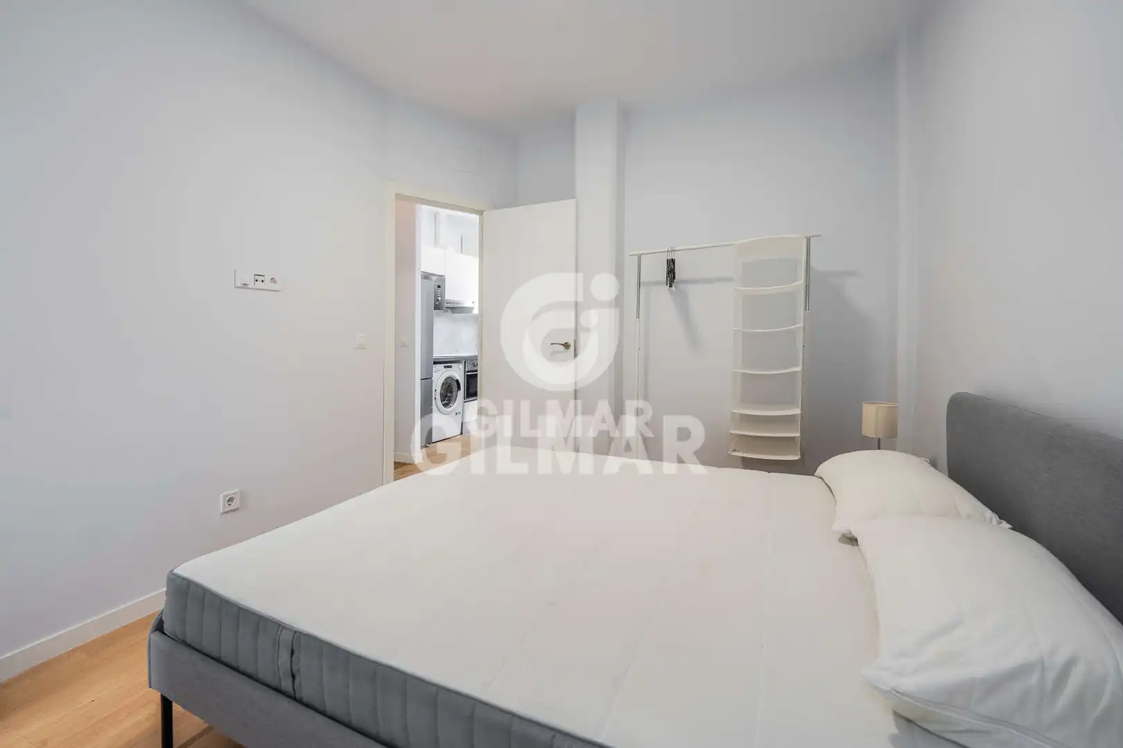 Dormitori de Apartament en venda en Madrid amb Calefacció