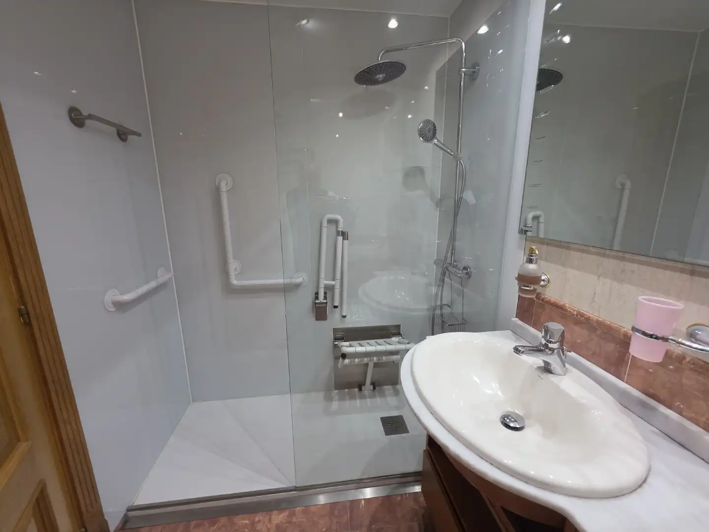 Baño de Piso en venta en A Coruña Capital  con Calefacción, Terraza y Trastero