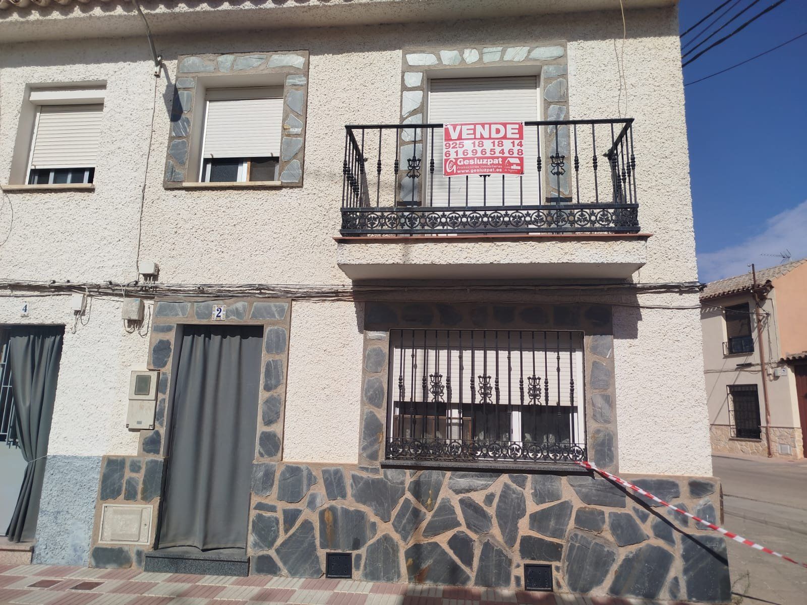 Exterior view of House or chalet for sale in Corral de Almaguer  with Heating, Parquet flooring and Terrace