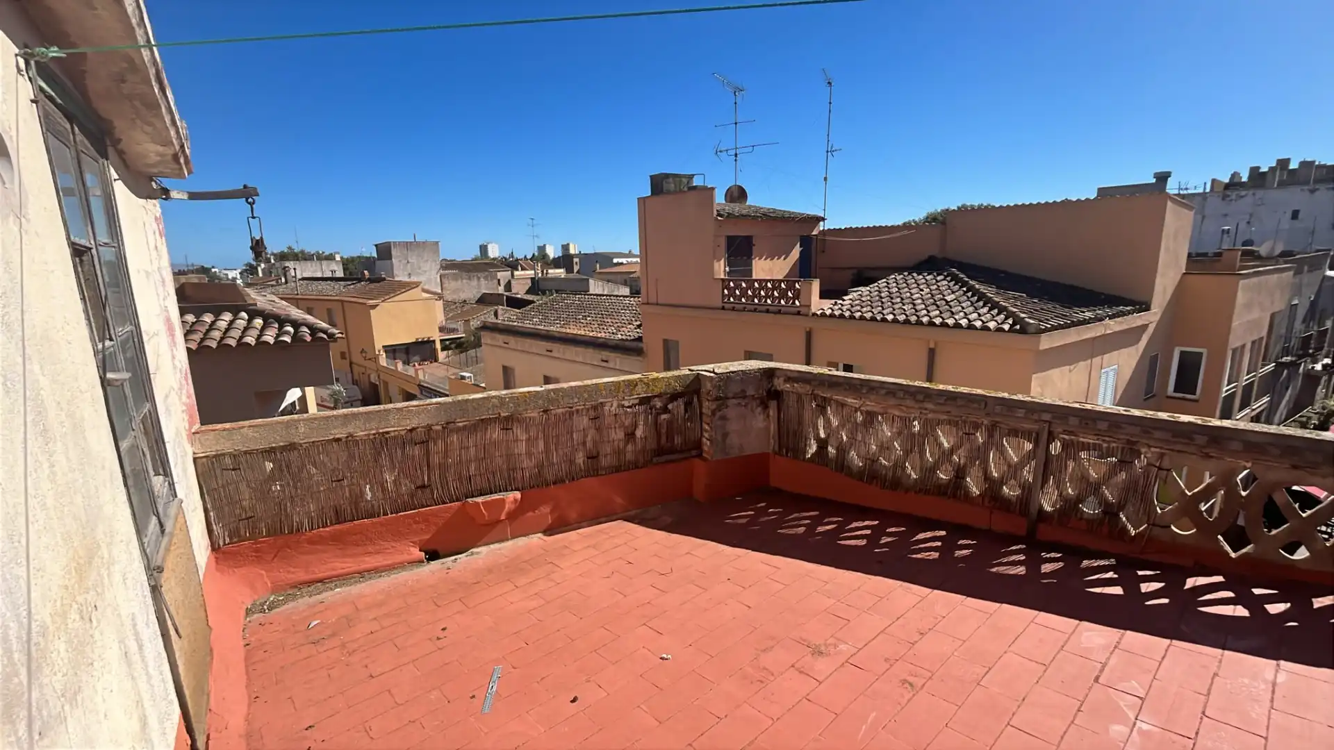 Vista exterior de Edifici en venda en Sant Pere Pescador, Girona