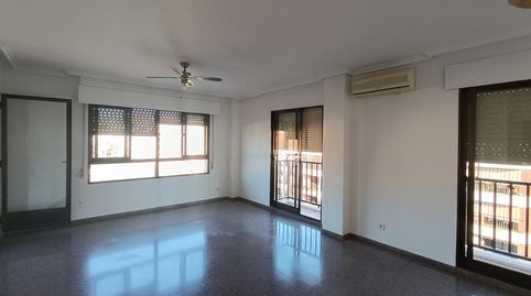 Foto 3 de Piso en venta en Petrer, Alicante