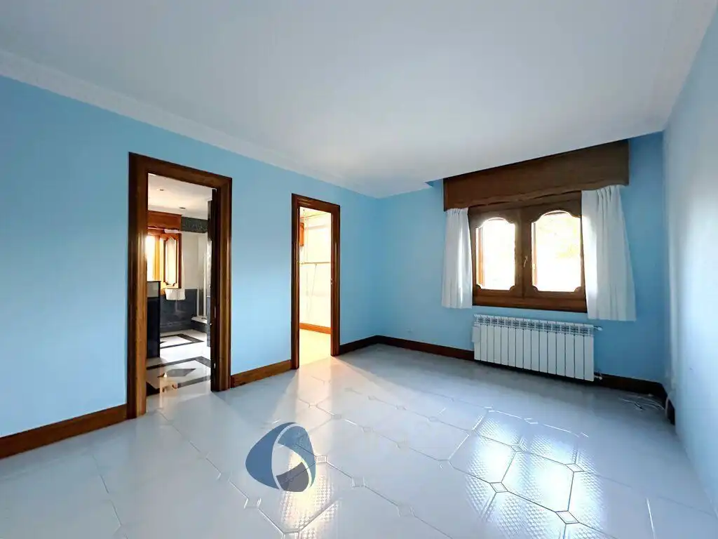Houses for sale in Lardero  with Air Conditioner, Heating and Private garden