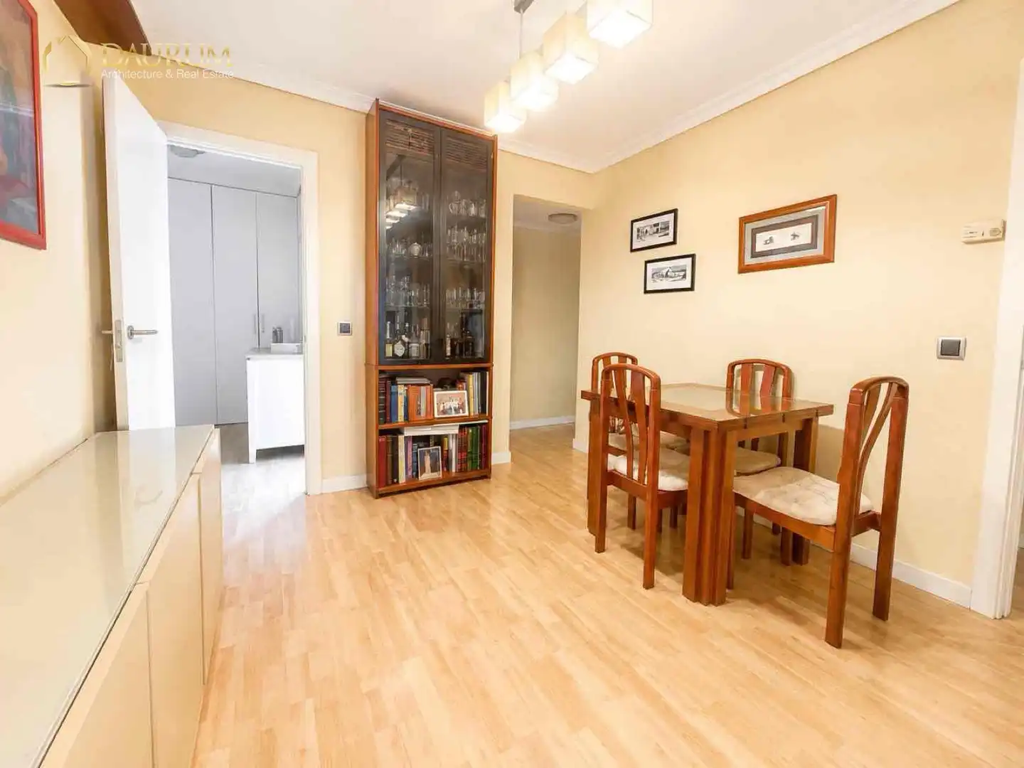 Comedor de Piso en venta en Sevilla con Aire acondicionado, Trastero y Piscina
