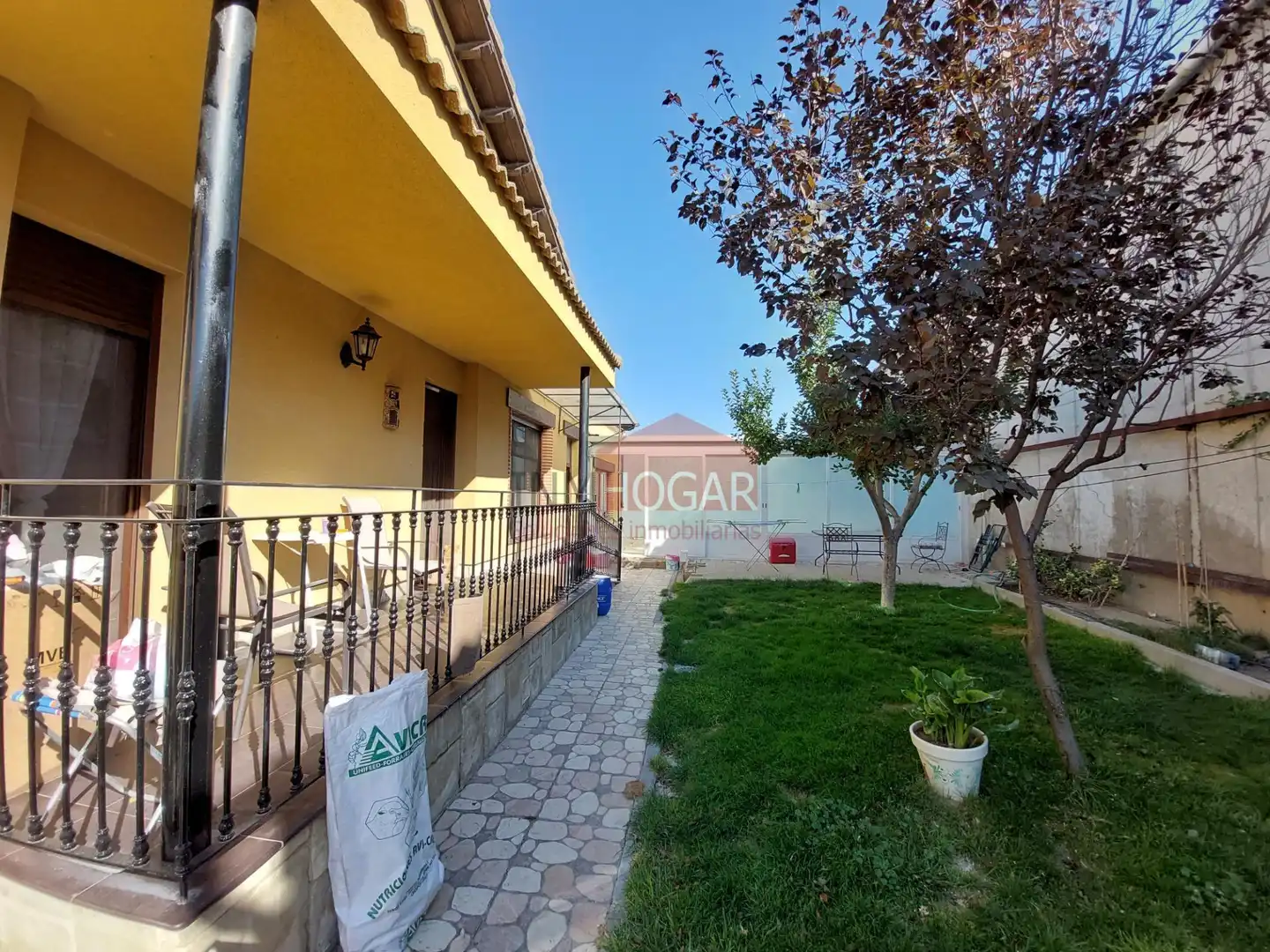 Vista exterior de Casa o xalet en venda en Villanueva del Aceral amb Jardí privat, Terrassa i Traster
