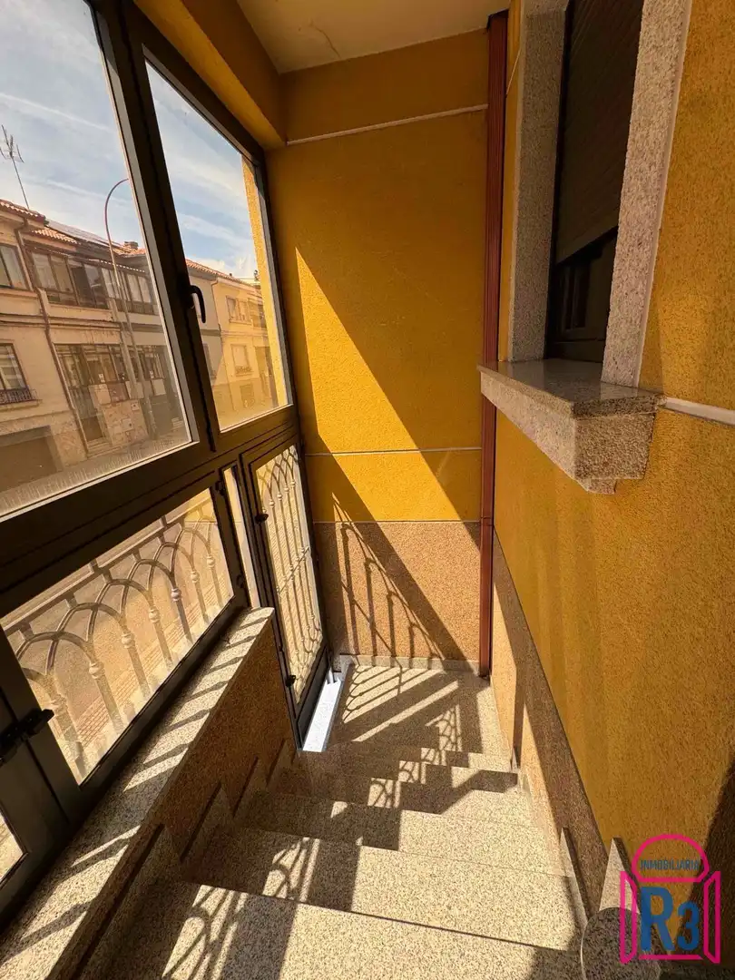 Terrassa de Casa o xalet en venda en León Capital  amb Calefacció, Terrassa i Traster