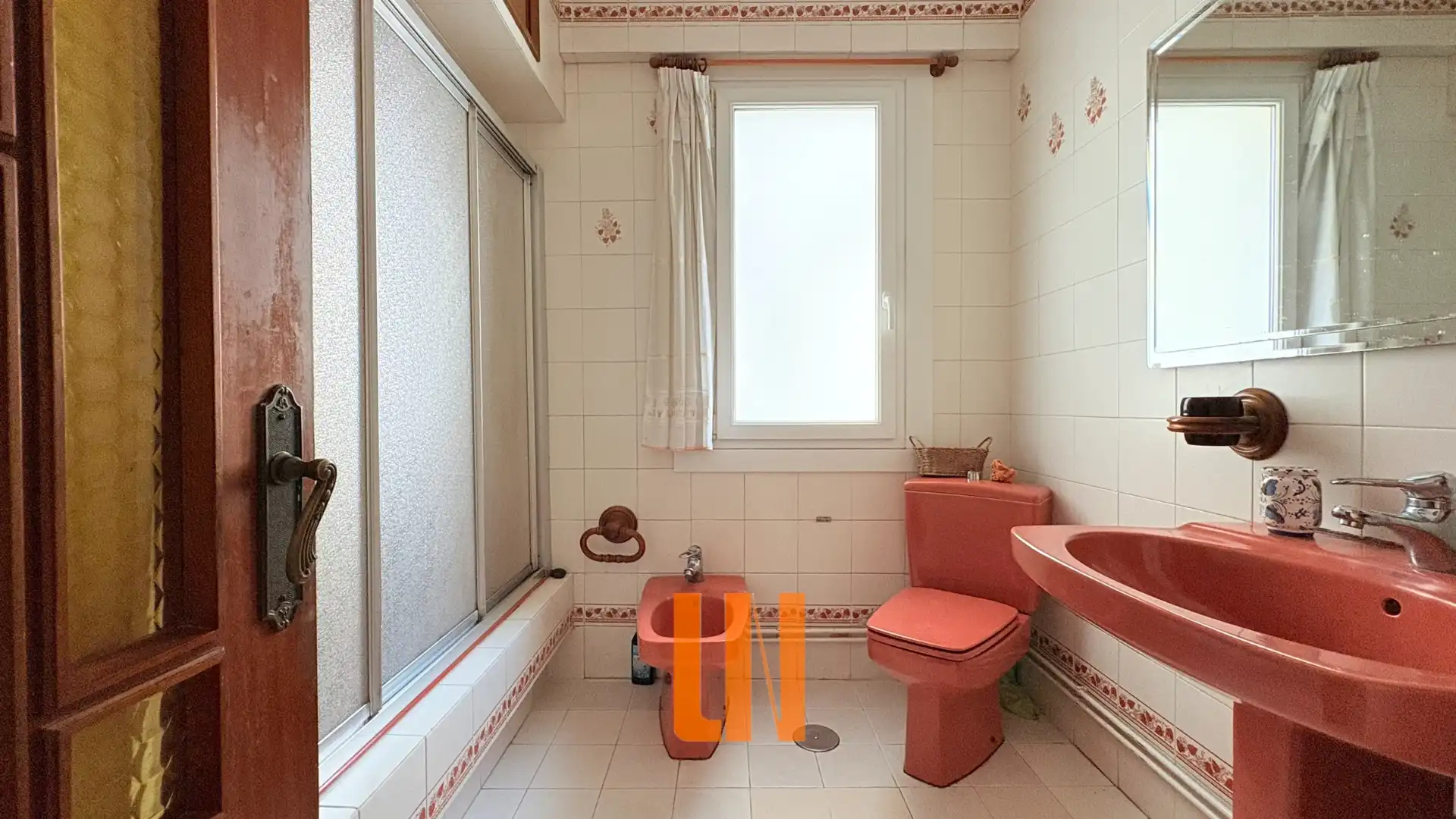 Bathroom of Flat for sale in A Coruña Capital   with Parquet flooring and Balcony