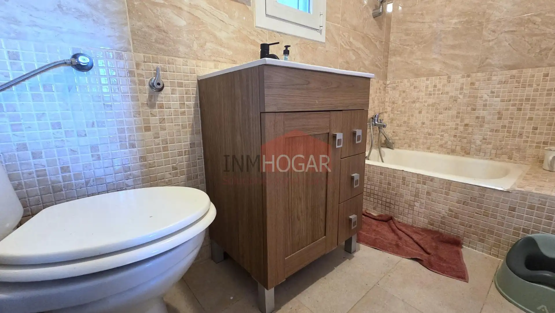 Baño de Casa o chalet en venta en Herradón de Pinares con Calefacción, Jardín privado y Terraza