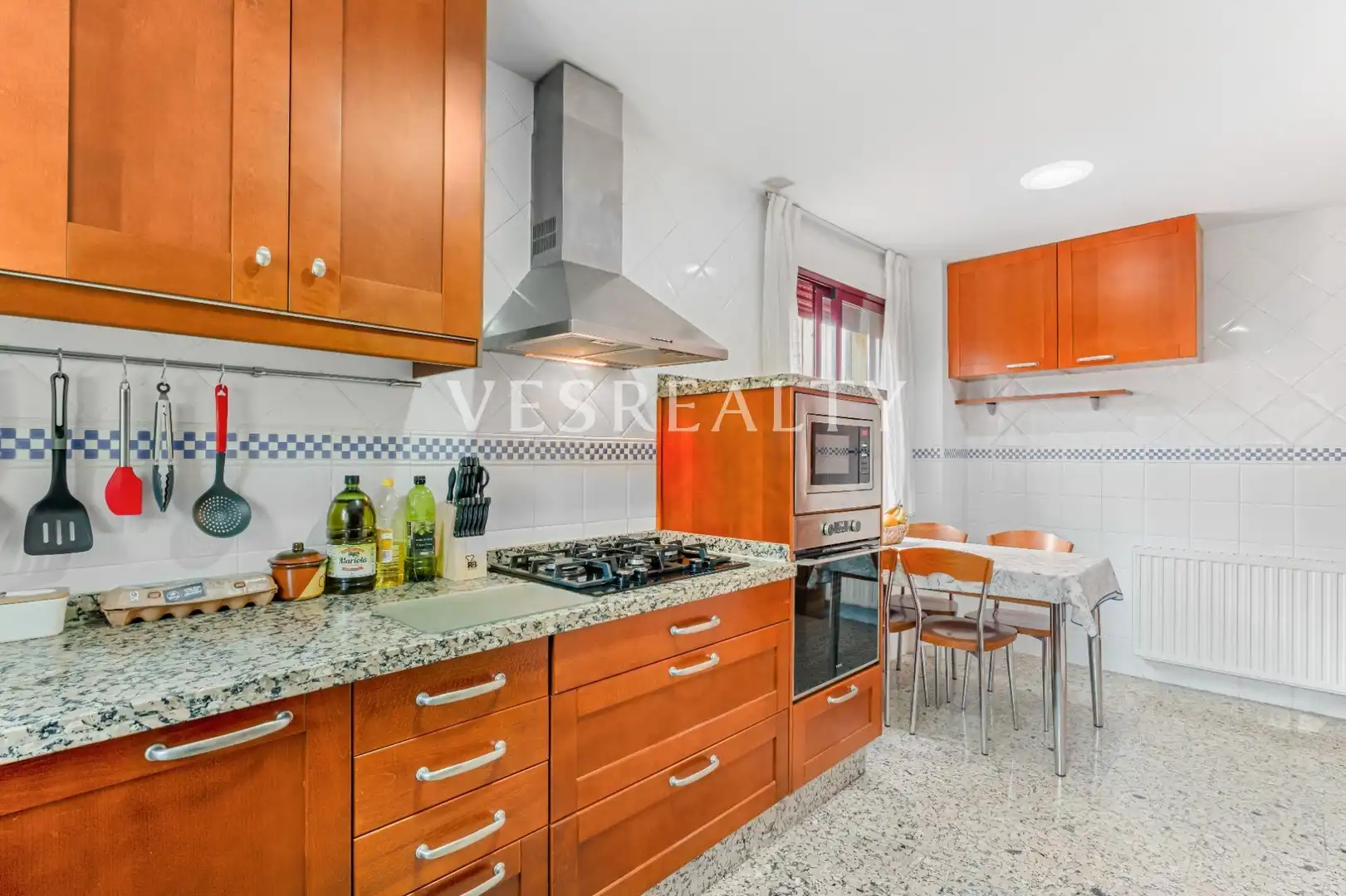 Vista exterior de Casa o xalet en venda en Sant Joan d'Alacant amb Jardí privat, Terrassa i Balcó