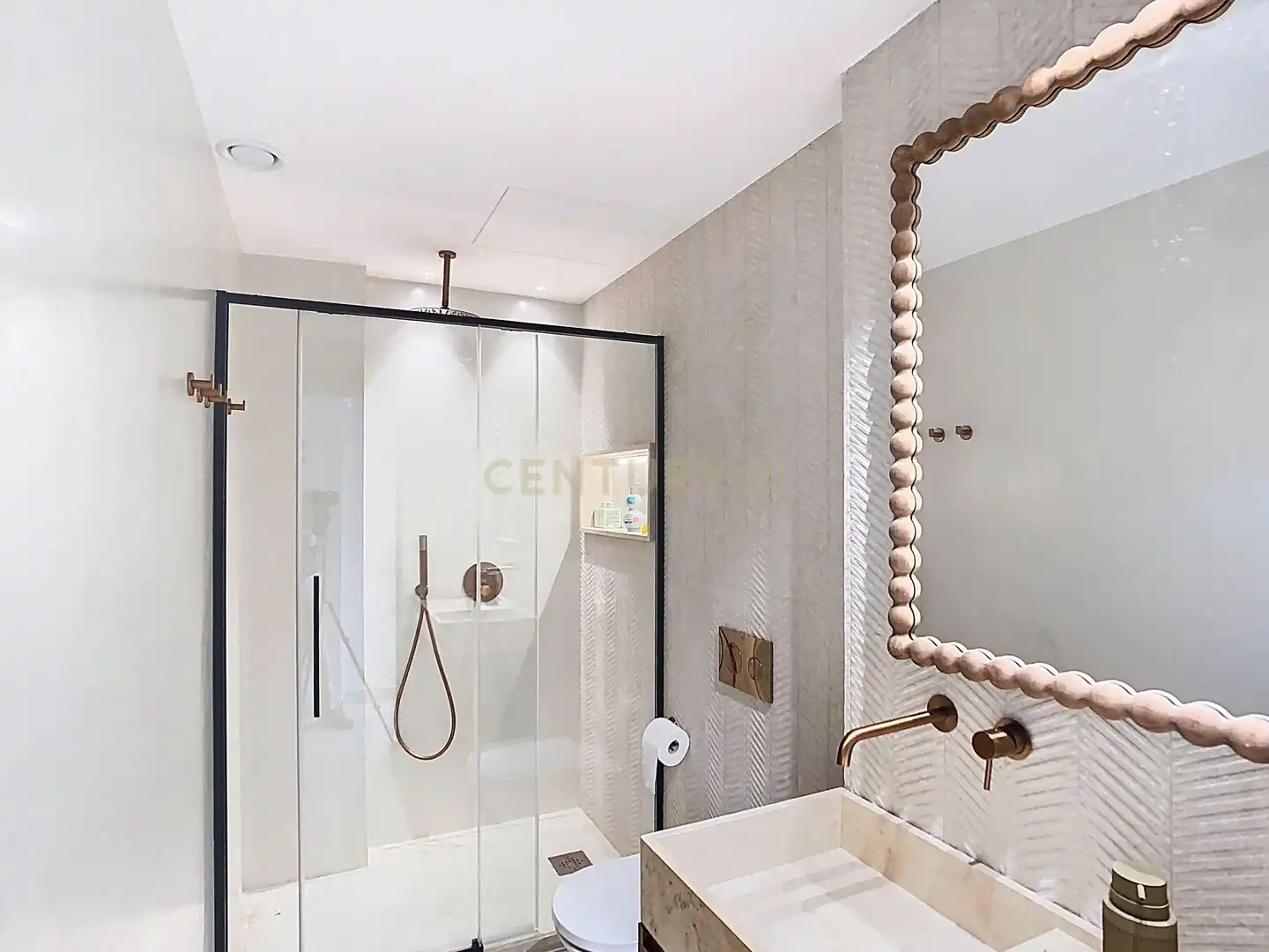 Baño de Piso de alquiler en Rincón de la Victoria con Aire acondicionado y TV