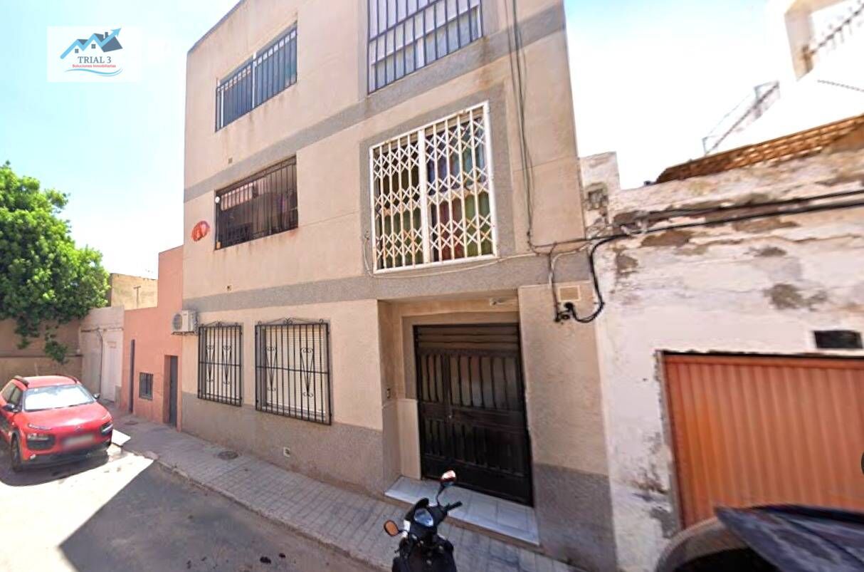 Exterior view of Single-family semi-detached for sale in  Almería Capital