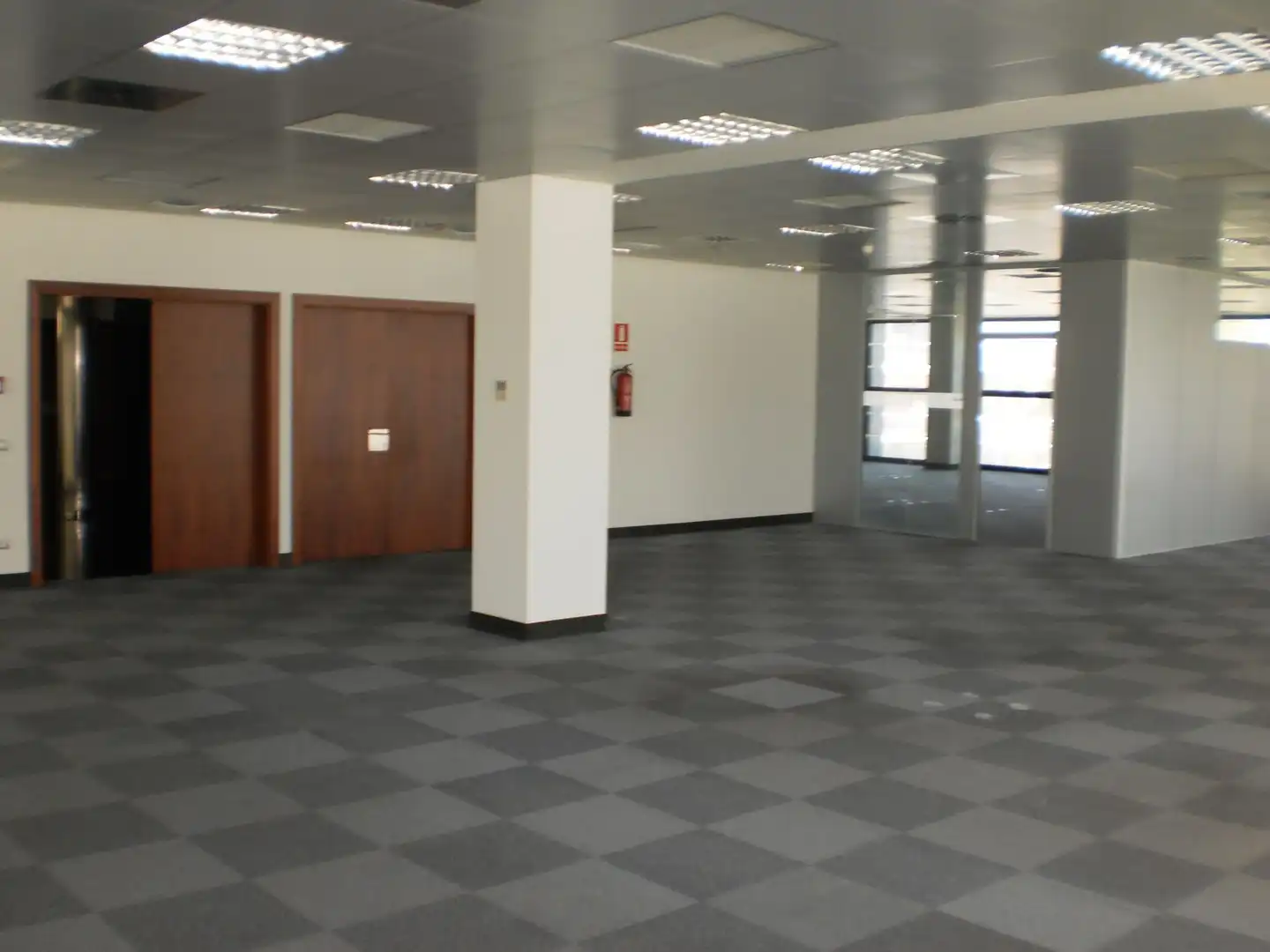 Oficina de lloguer en L'Hospitalet de Llobregat amb Aire condicionat, Calefacció i Terrassa
