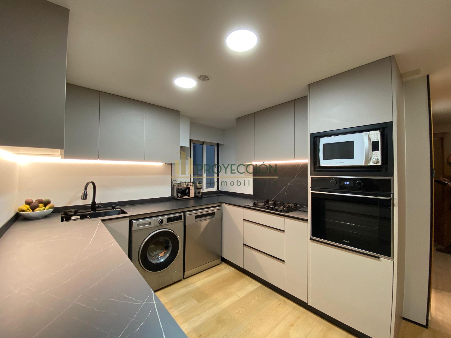 Kitchen of Flat for sale in Alfafar  with Air Conditioner, Heating and Balcony