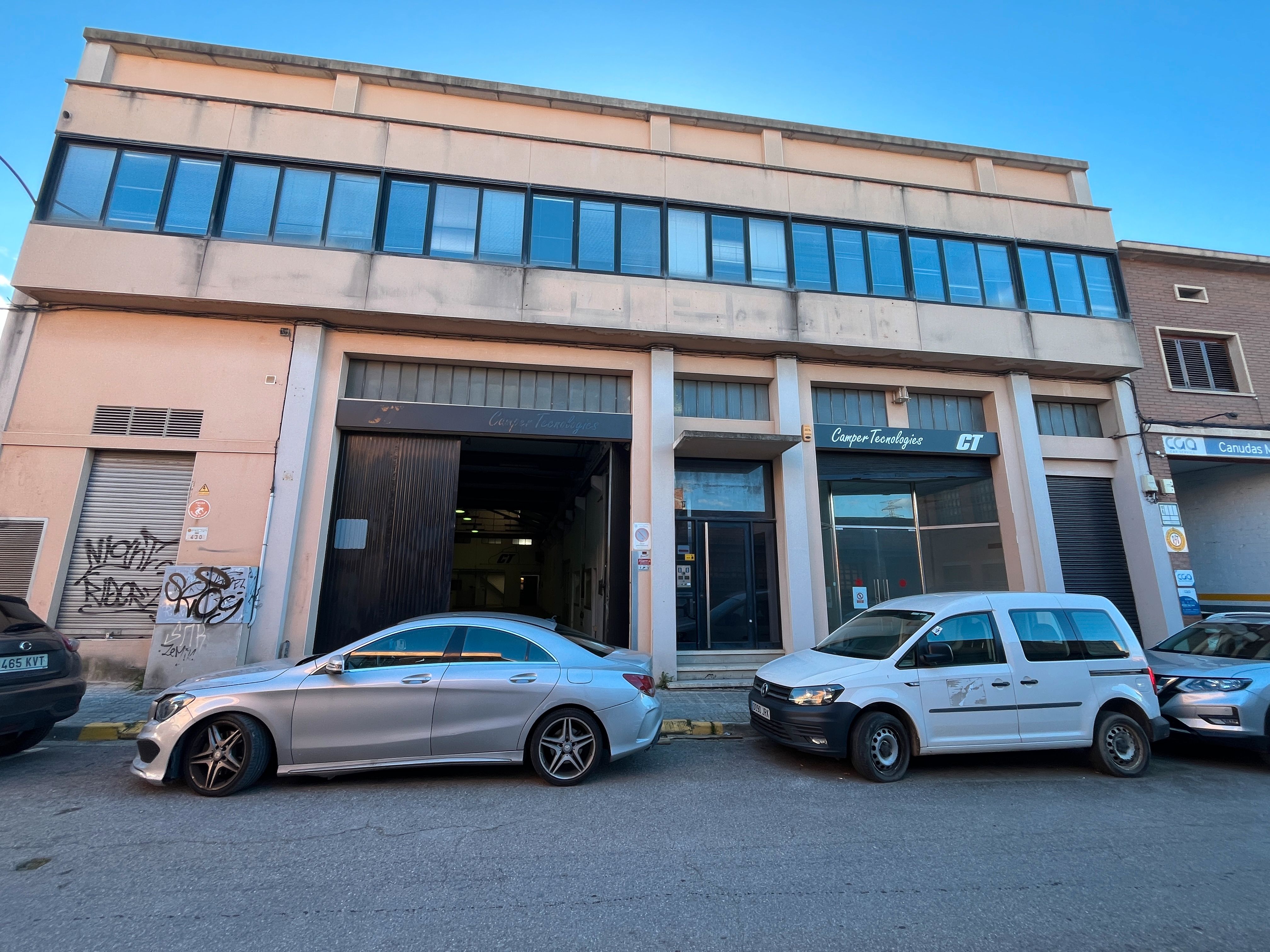 Vista exterior de Nau industrial de lloguer en Manresa