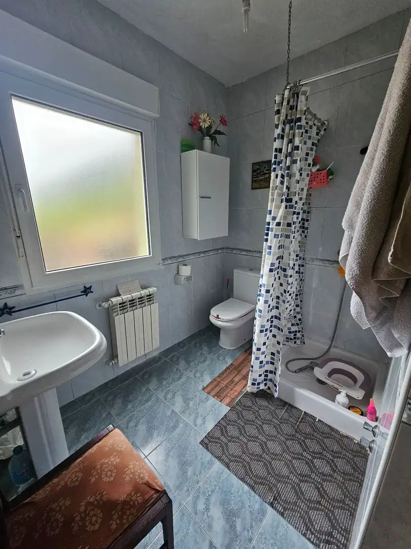 Baño de Casa o chalet en venta en Santiago de Compostela  con Calefacción, Jardín privado y Terraza