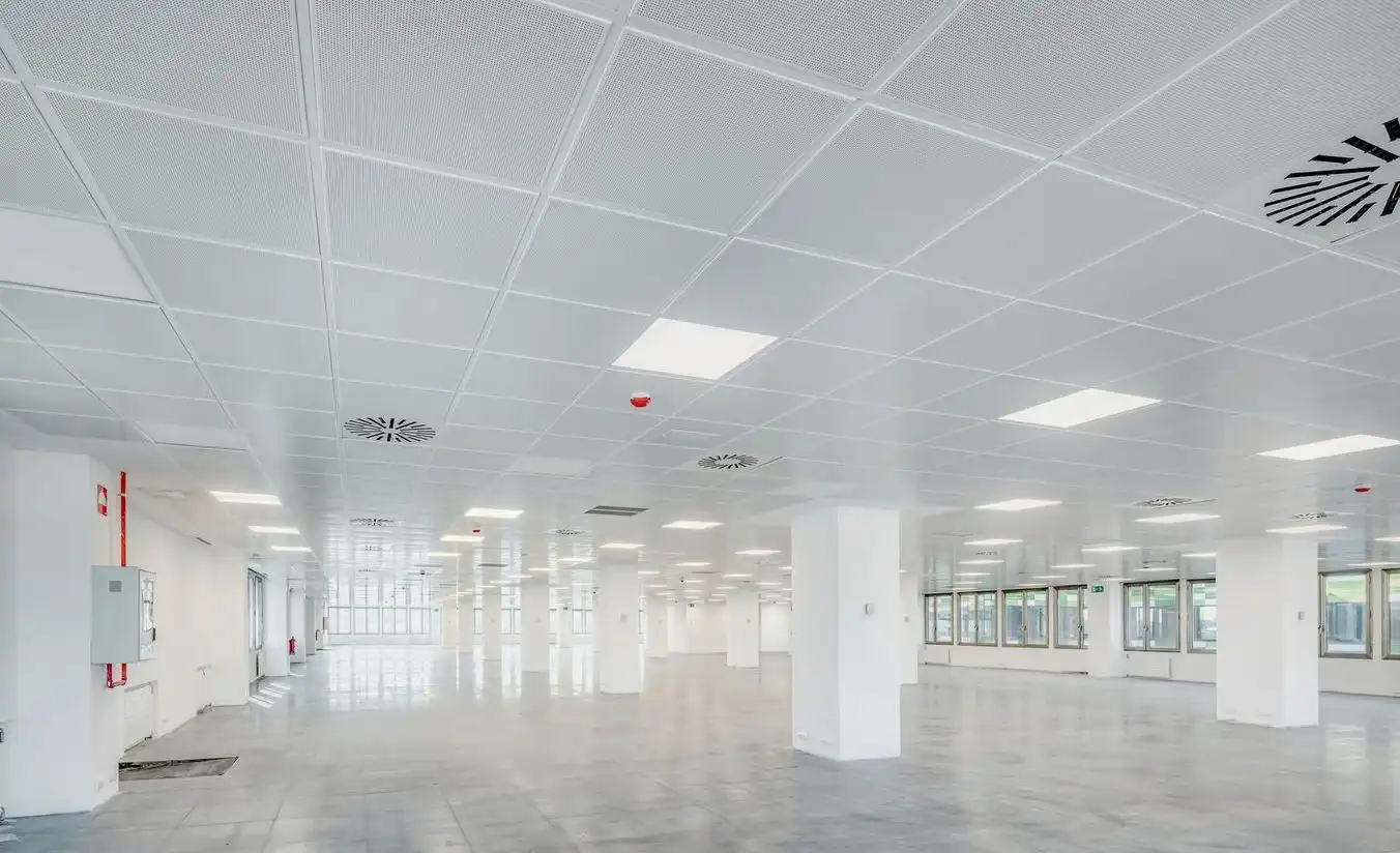 Office for rent in Calle de Basauri, La Florida - El Plantío