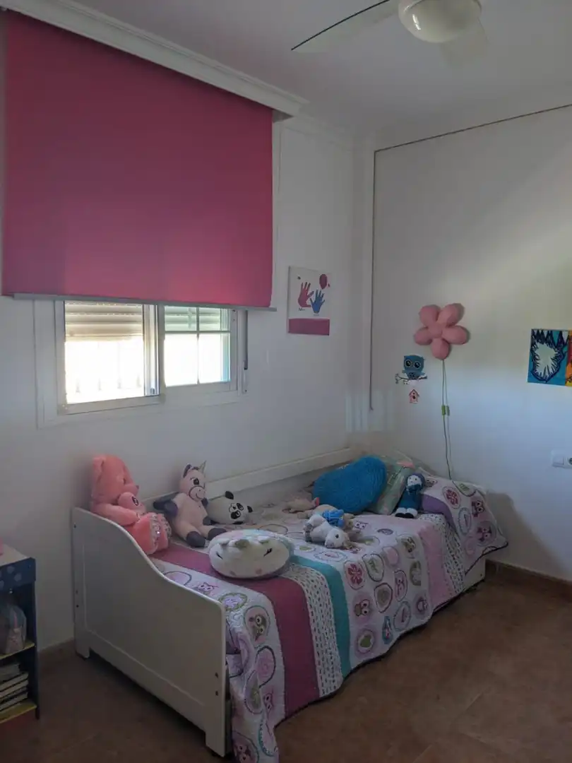 Dormitori de Casa o xalet en venda en San Roque amb Aire condicionat, Calefacció i Jardí privat