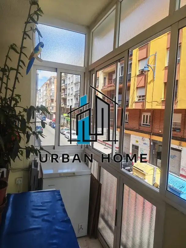 Außenansicht von Wohnung zum Verkauf in León Capital  mit Heizung und Terrasse