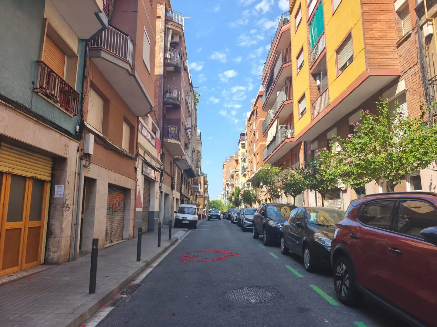 Vista exterior de Residencial en venda en L'Hospitalet de Llobregat