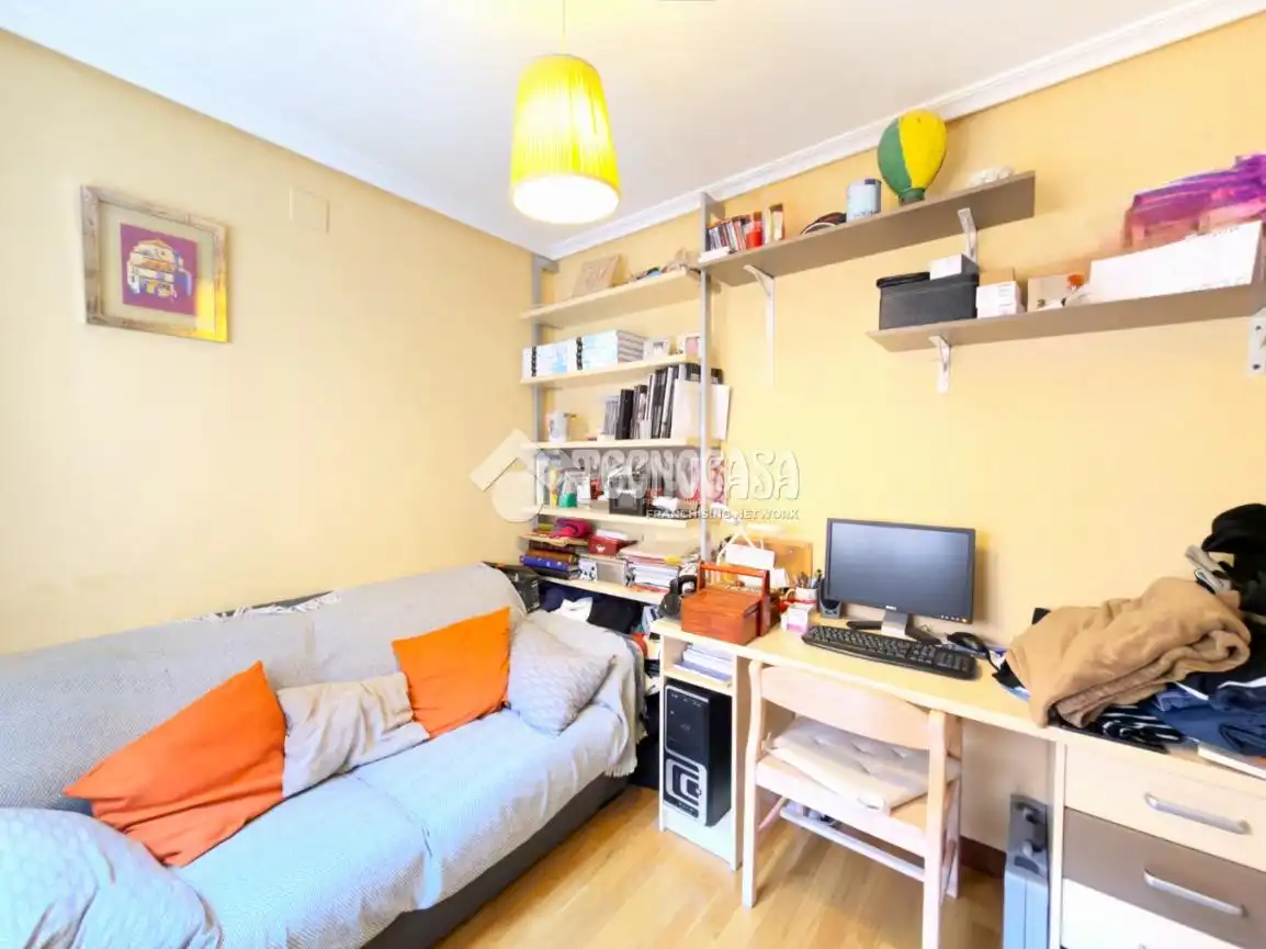 Habitación de Piso en venta en Cuenca con Calefacción, Parquet y Trastero