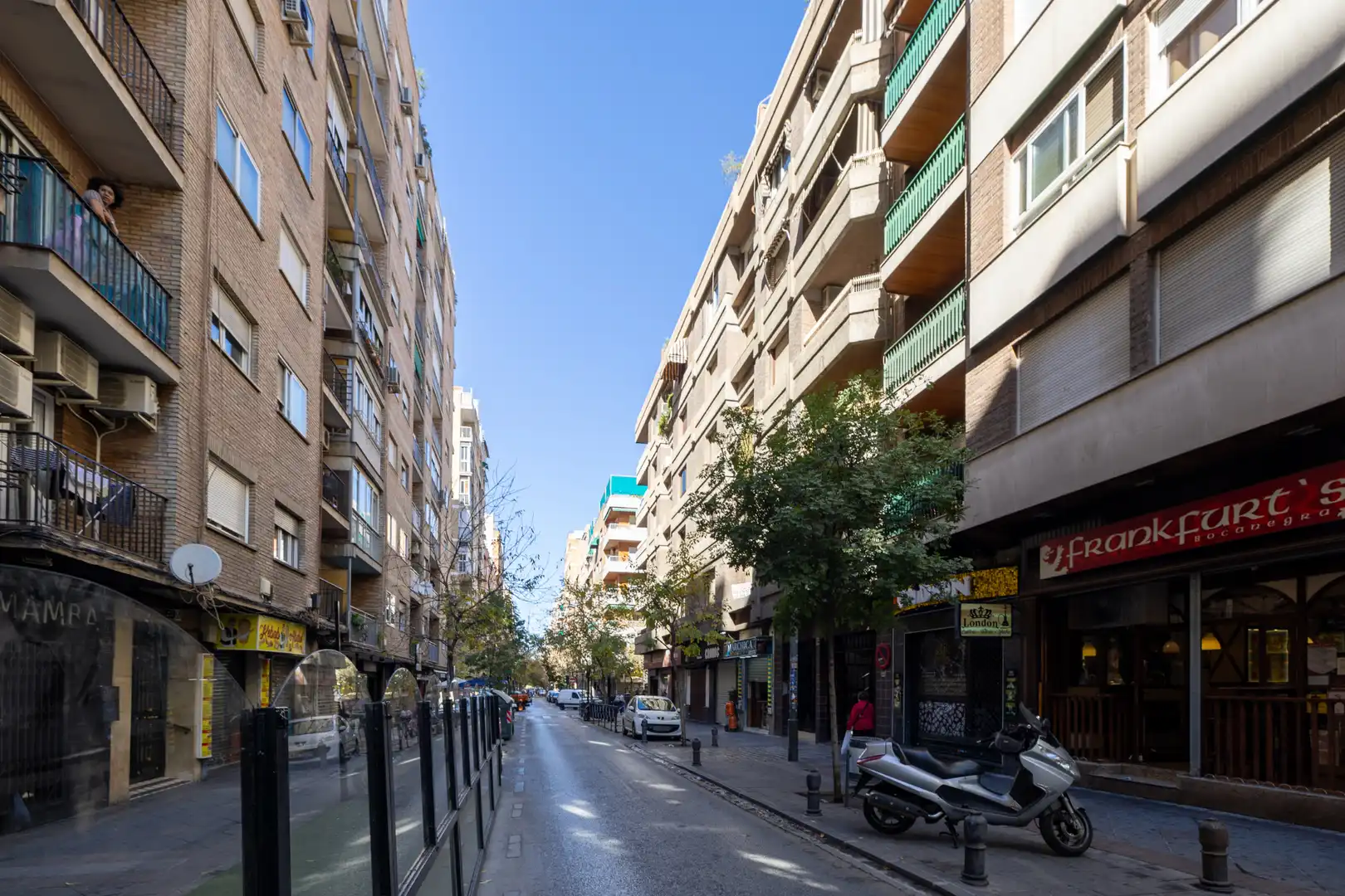 Außenansicht von Wohnung zur Miete in Granada mit Heizung, Möbliert und Ofen