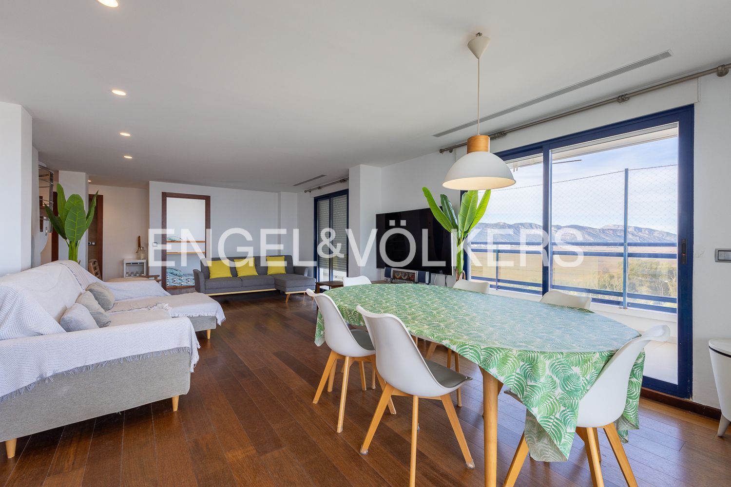 Sala d'estar de Àtic de lloguer en Gandia amb Aire condicionat, Calefacció i Parquet