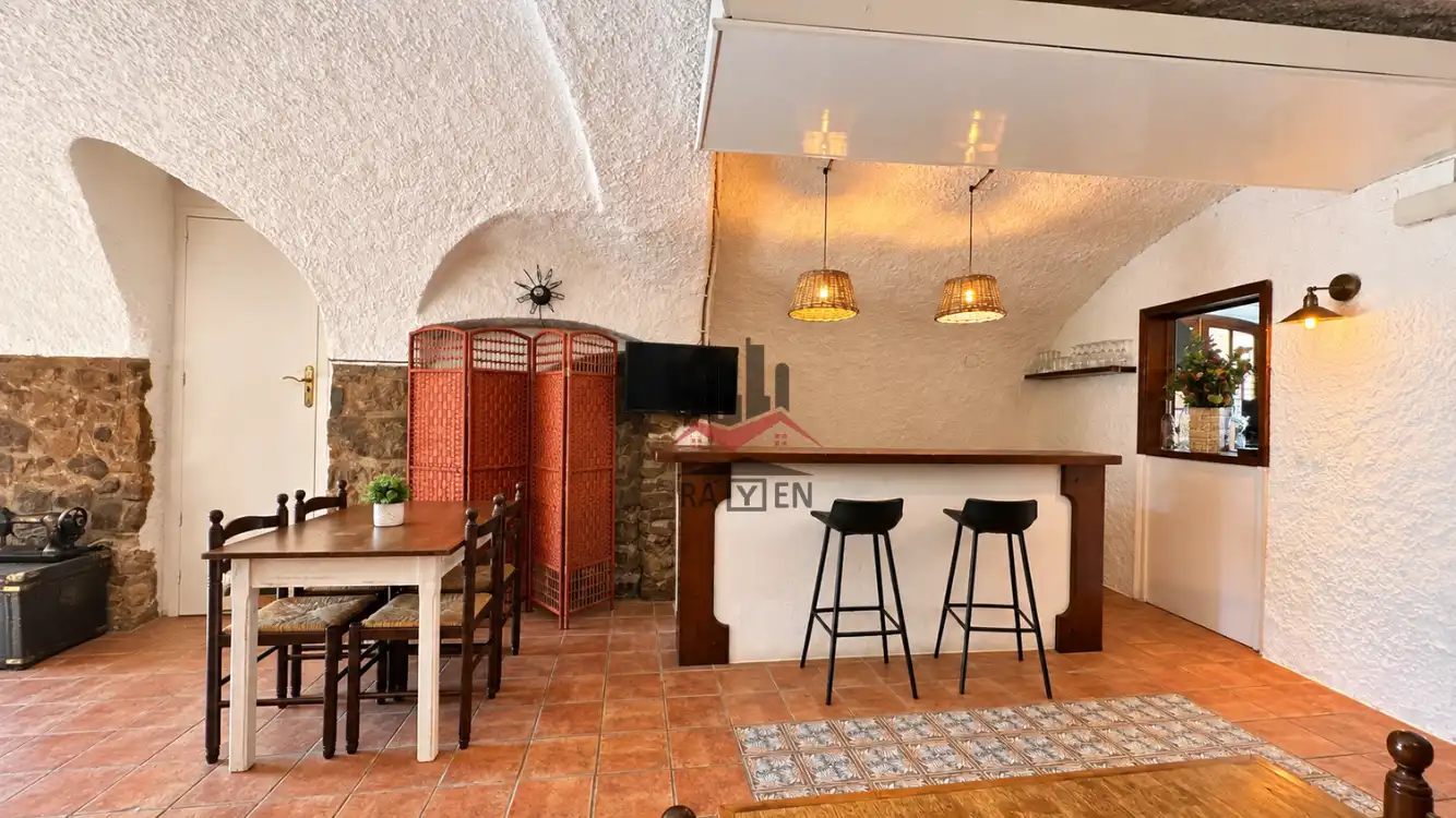 Cocina de Finca rústica en venta en Terrades con Calefacción y Jardín privado