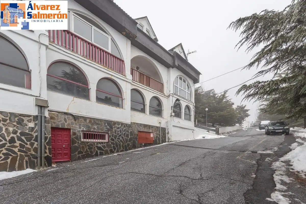 Vista exterior de Casa o xalet en venda en Sierra Nevada amb Calefacció